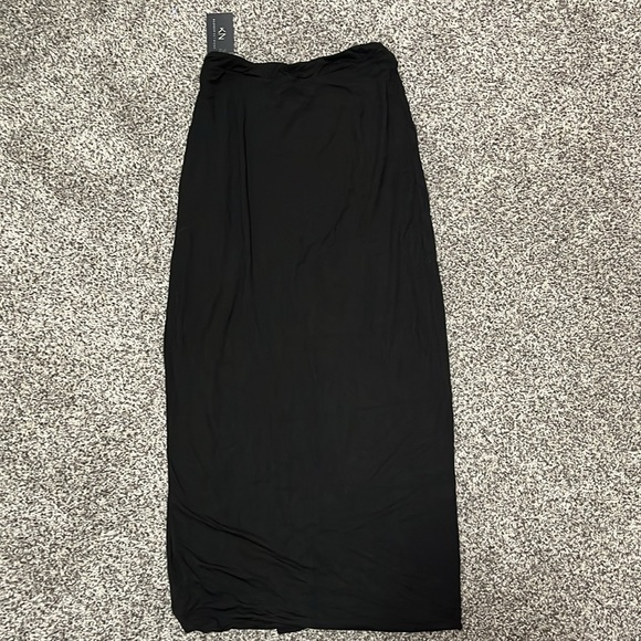 Klassy Network V Cut Maxi Skirt – Large - Picture 2 of 3